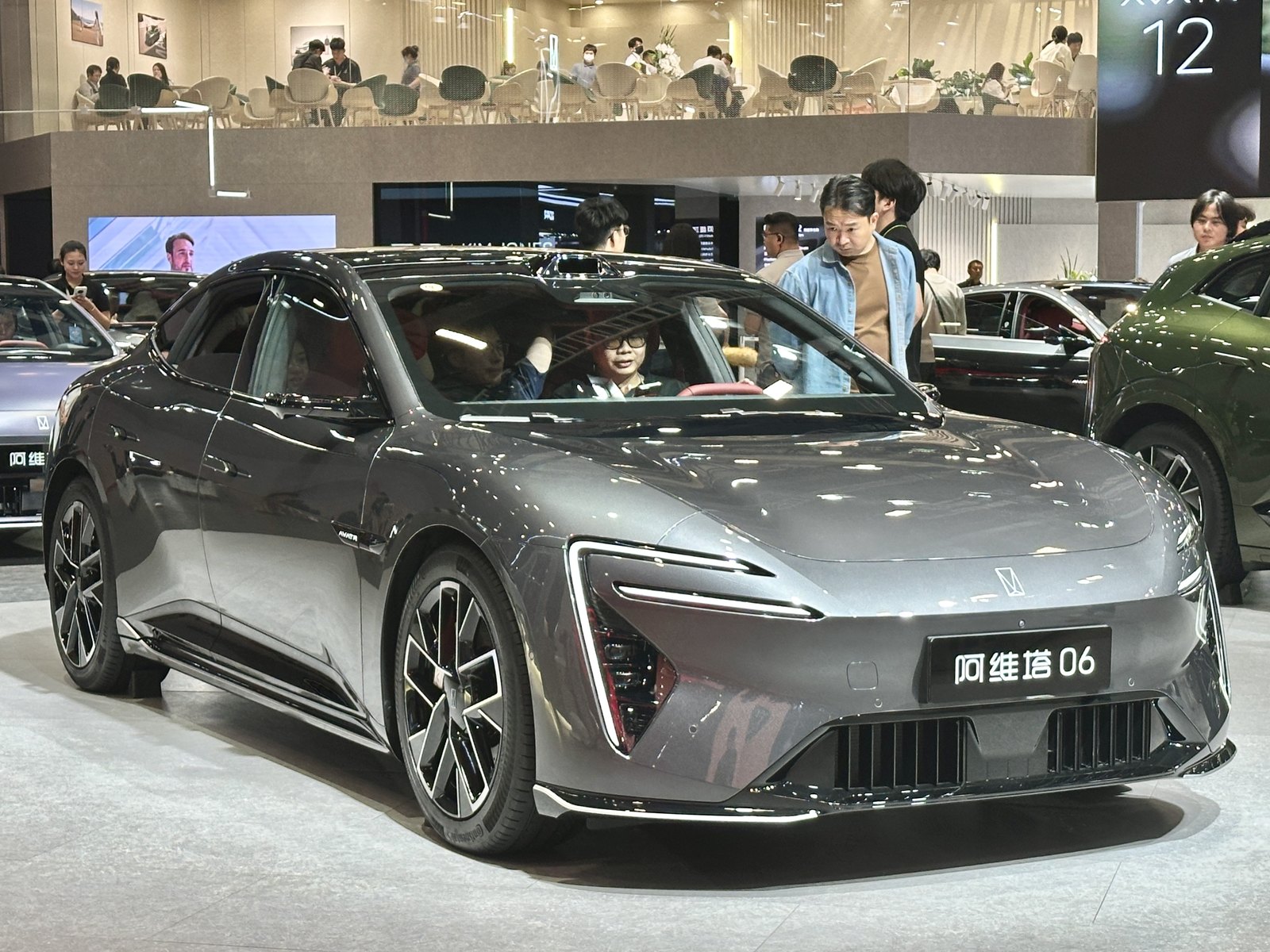 Avatr 06 — Sedan (BEV)
