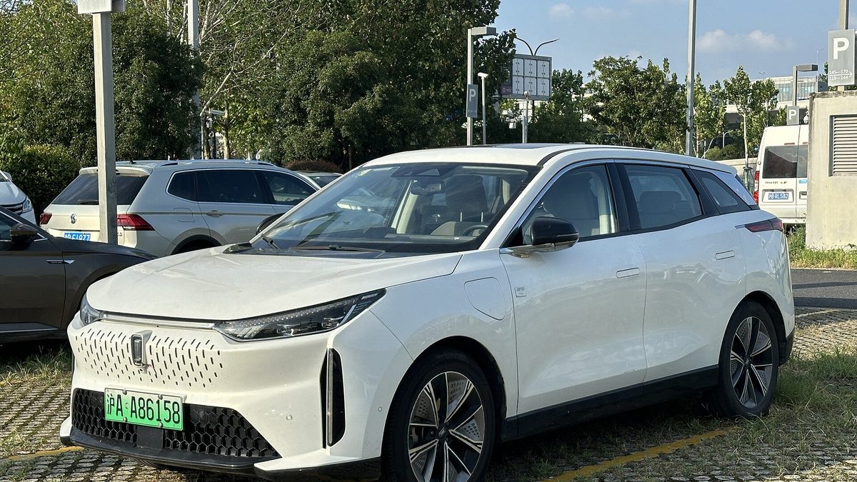 Bestune E01 — SUV (BEV)
