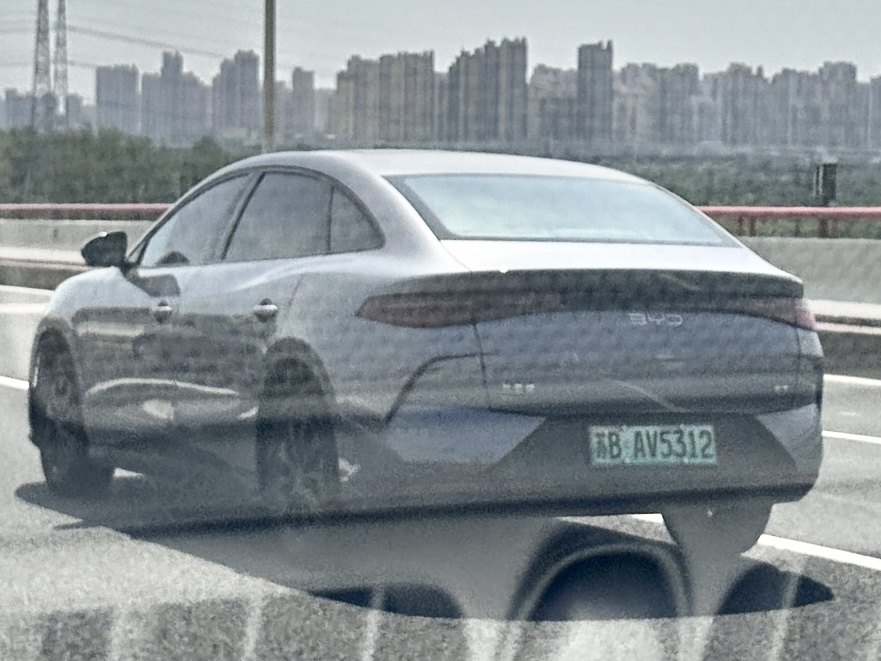 BYD E7 — Sedan (BEV)