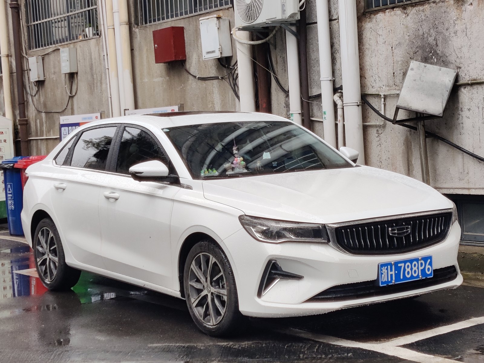 Geely Emgrand L HIP — SUV (PHEV)