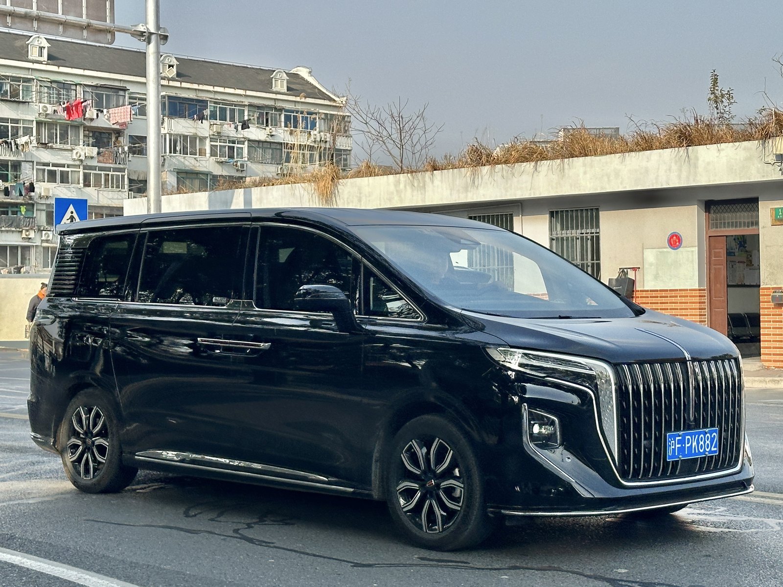 Hongqi HQ9 — SUV (PHEV)