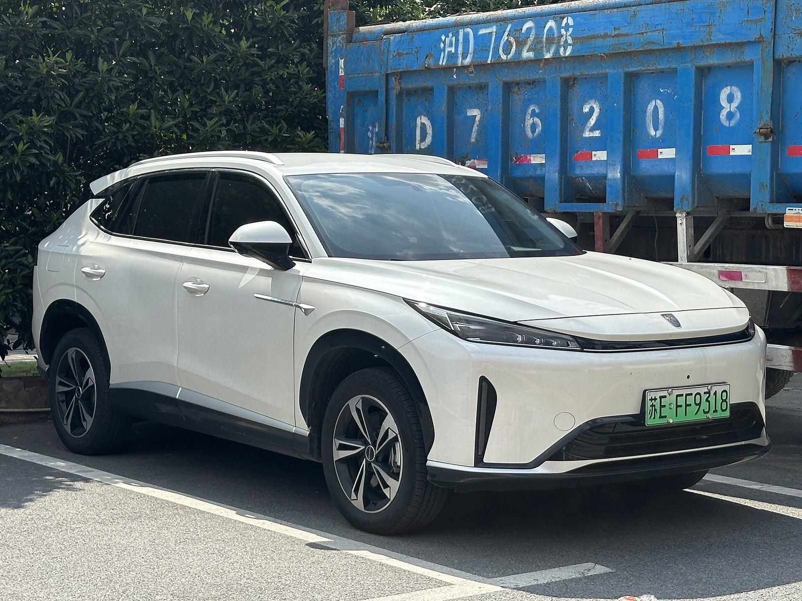 Roewe D5X DMH — SUV (PHEV)