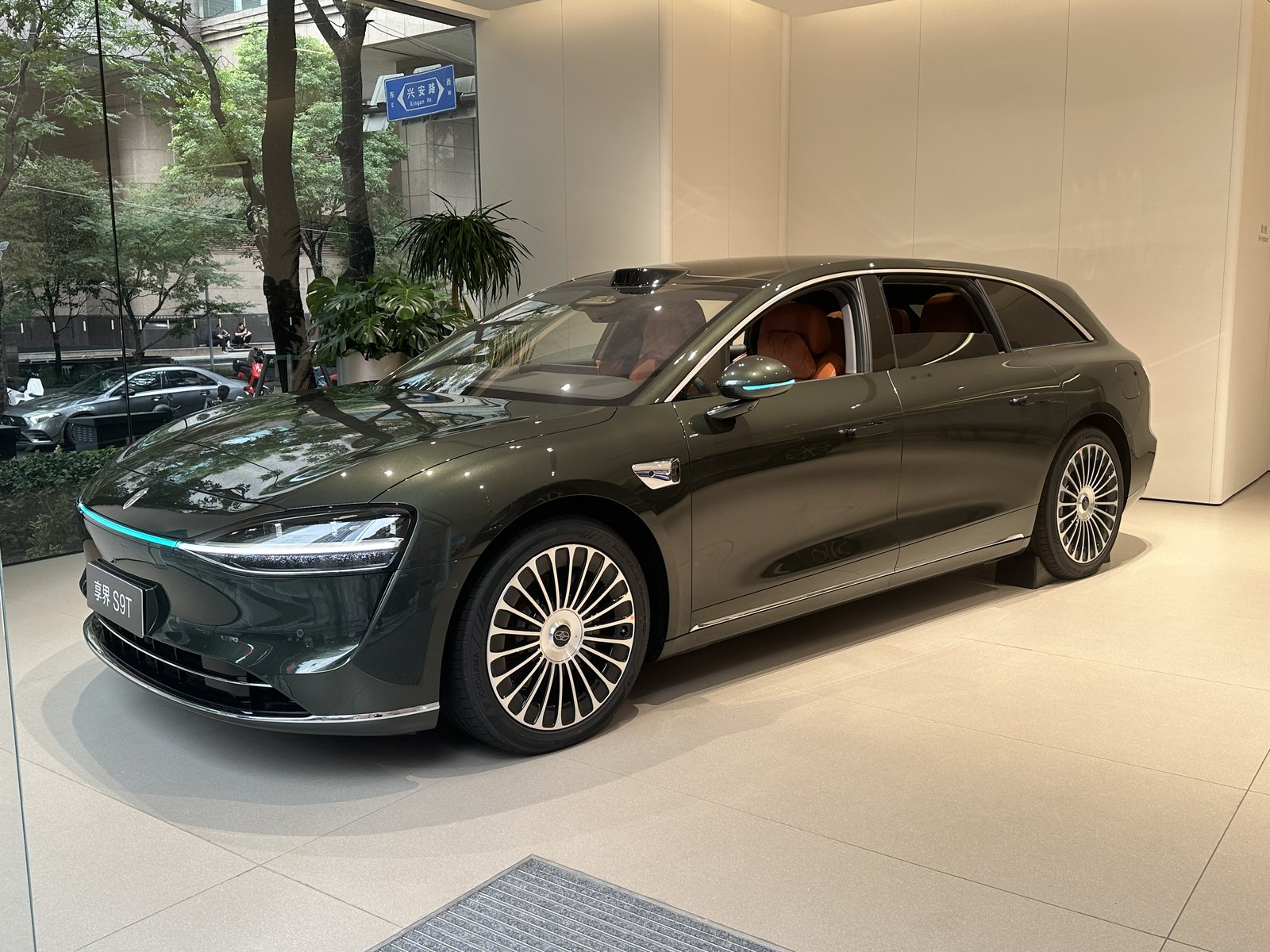 Stelato S9T — Sedan (BEV)