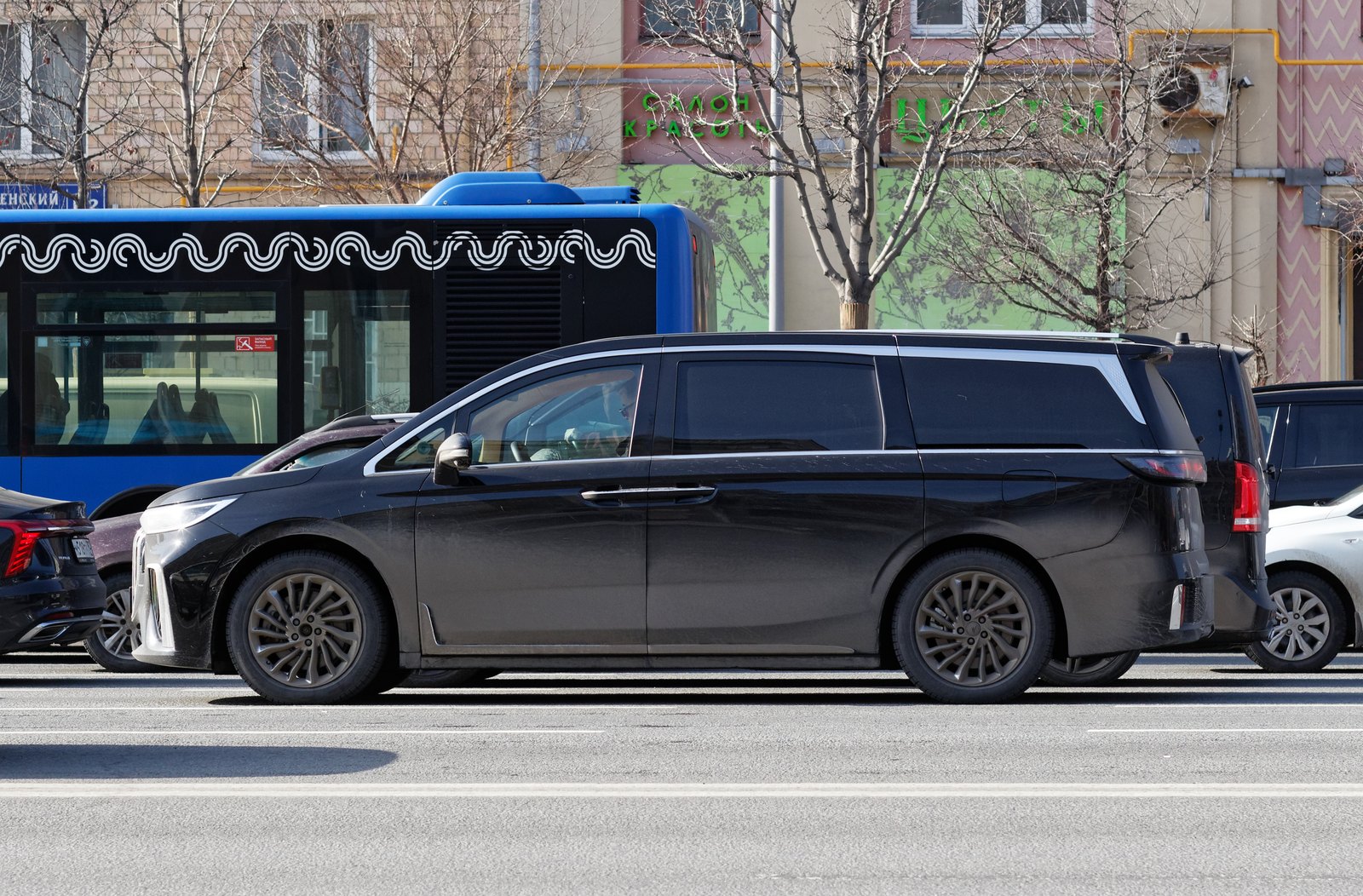Voyah Dream PHEV — MPV (PHEV)