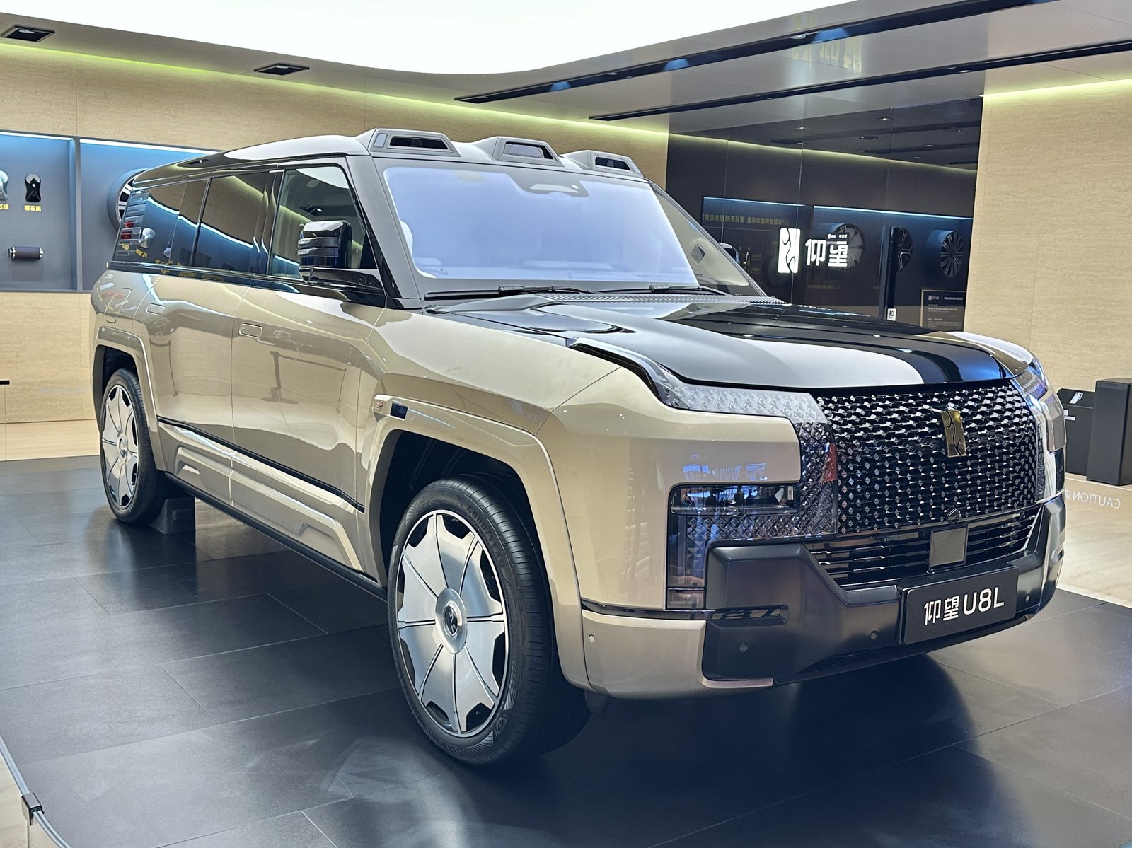 Yangwang U8L — SUV (EREV)